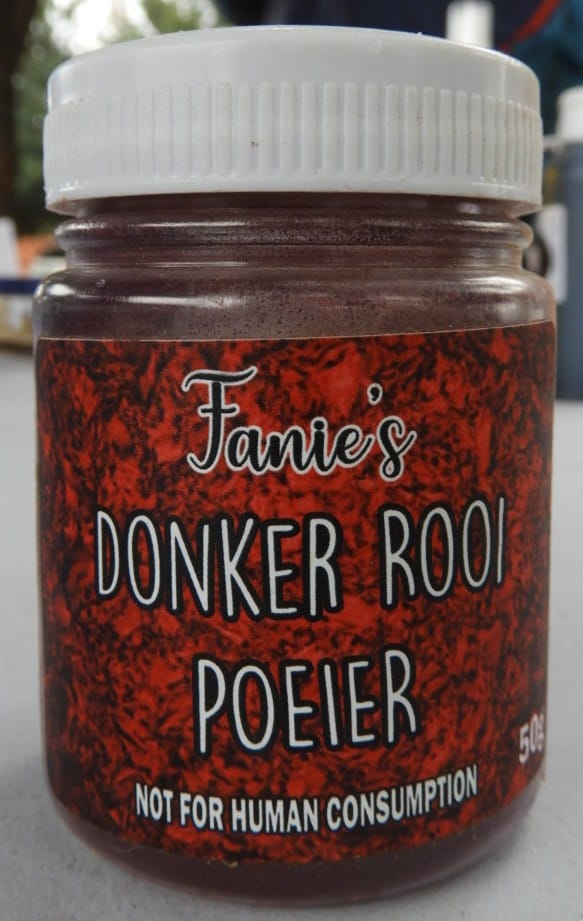 Fanie's Donker Rooi Poeier
